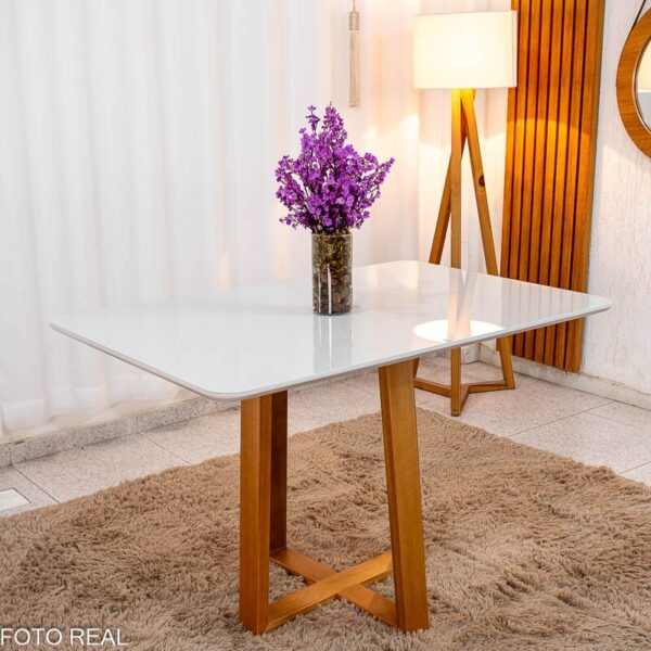 Mesa de Jantar Pedro 120x80 Vidro Off/Base Madeira + 4 Cad. Lisboa Veludo Marrom 509 Madeira Art Assento - Entregue Montada