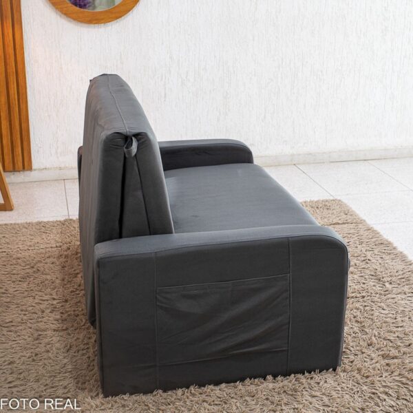 Sofá Cama Daiane Larg. 1.40m C/Baú Veludinho Chumbo 250