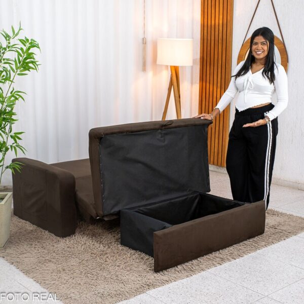 Sofá Cama Daiane Larg. 1.40m C/Baú Veludinho Marrom 256